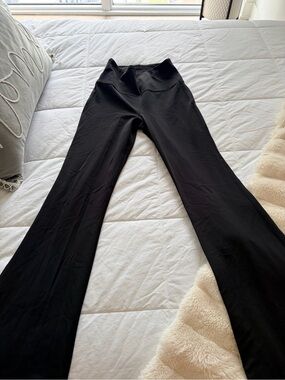 Lululemon Black Active wide Leggings like new but bottoms needs a hem